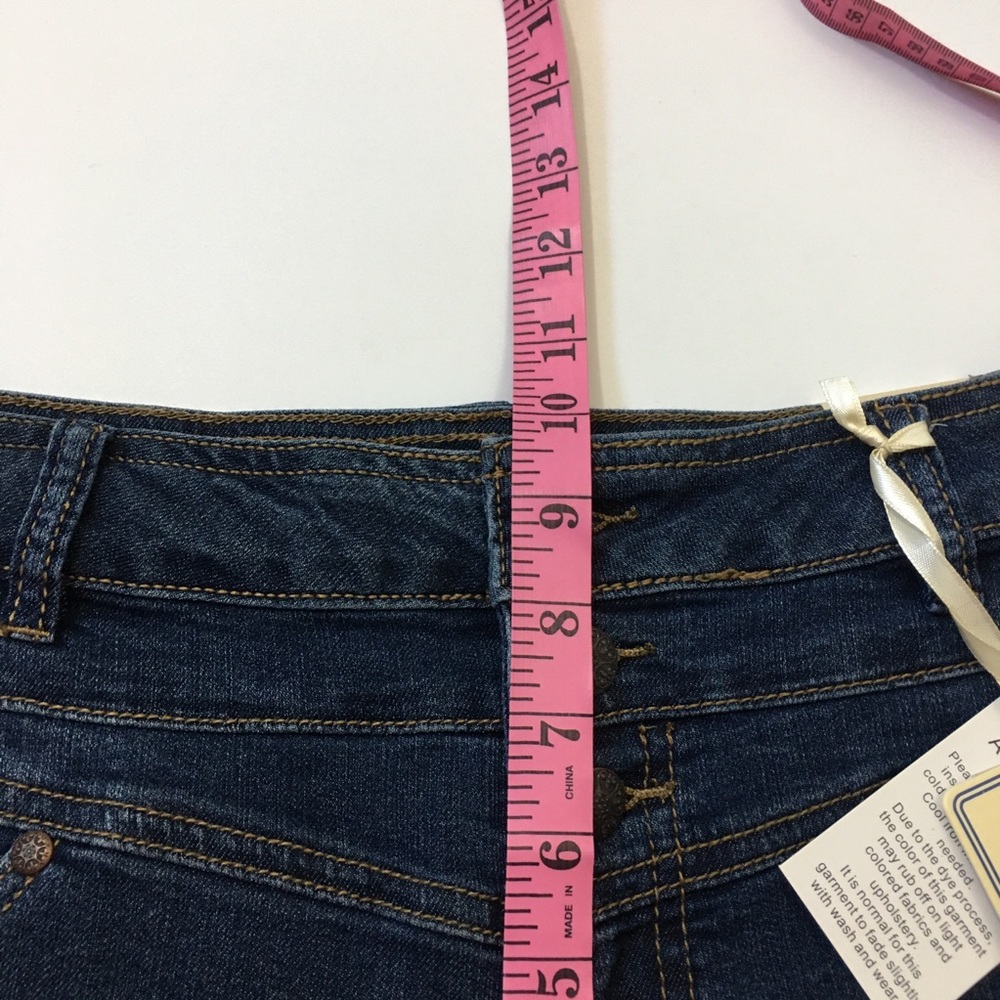 Blue Spice High Waist Denim Shorts Size 7/8 NWT - Picture 6 of 7
